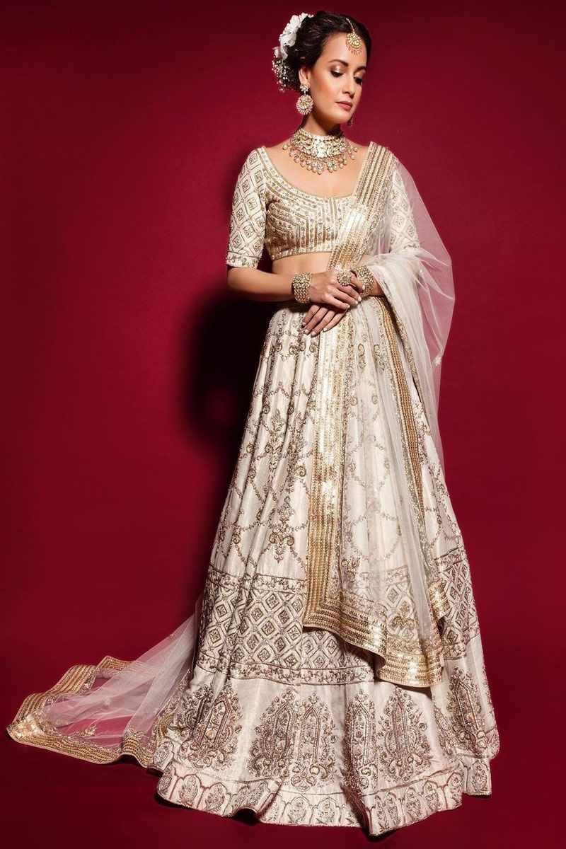 Party Wear Semi Stitched Designer White Lehenga Choli, 2.5 M at Rs 1325 in  Surat